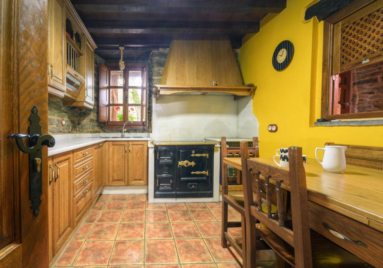 Casa Bouza Guest House Becerrea Ngoại thất bức ảnh