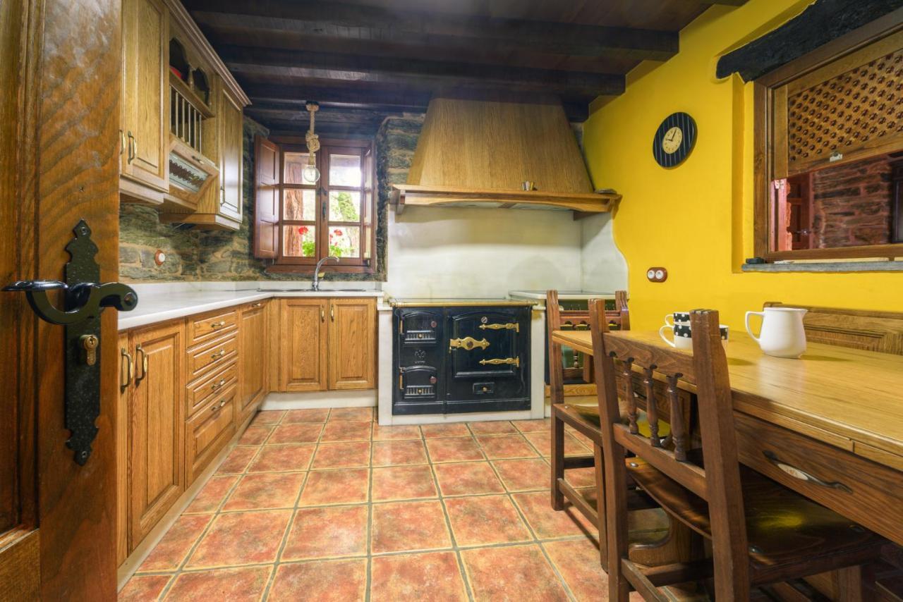 Casa Bouza Guest House Becerrea Ngoại thất bức ảnh